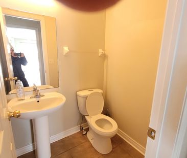 For Lease - 58 Lake Crescent Unit# UPPER, Barrie, Ontario - Photo 3