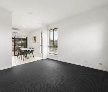 SPACIOUS 3-BEDROOM HOME IN THE HEART OF WERRIBEE - Photo 2