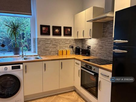 3 bedroom semi-detached house to rent - Photo 3