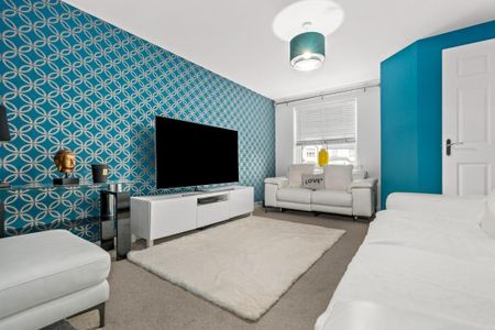 3 bedroom terraced house to rent - Photo 2