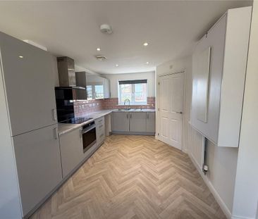 2 bedroom semi-detached house to rent - Photo 6