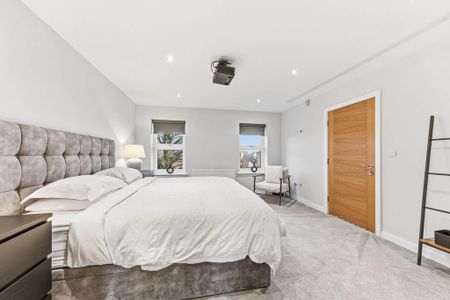 5 bedroom detached house to rent - Photo 5