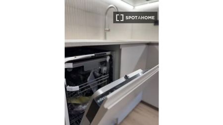 1 room luxury Flat for rent in Santa Coloma de Gramenet, Spain - Photo 4