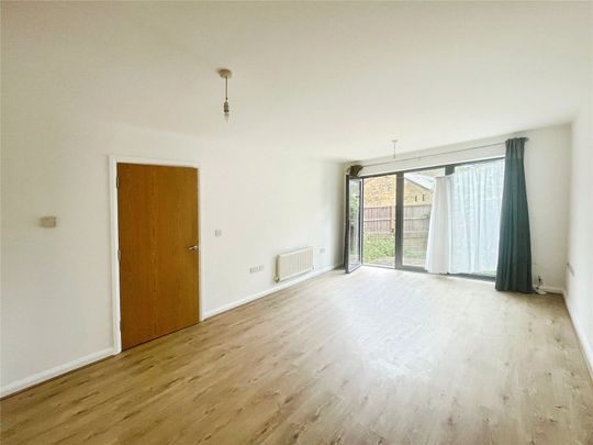 Gartlet Road, Watford, Hertfordshire, WD17 2AQ - Photo 1