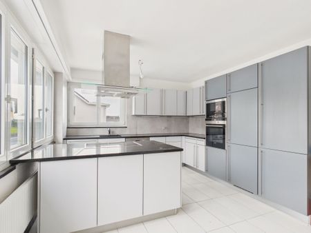 Modern 5.5-room penthouse apartment with balcony in Altstätten - Photo 4