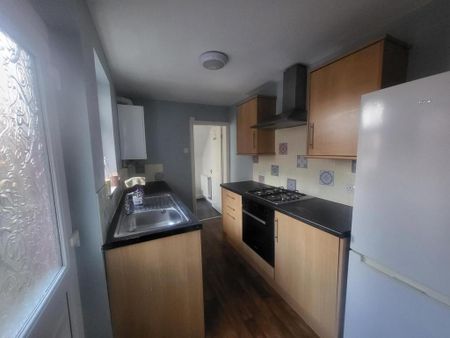 2 bedroom flat to rent - Photo 4