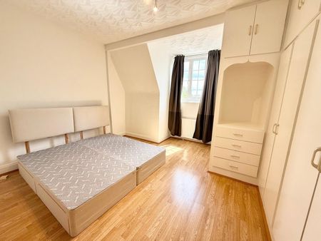 2 Bed Flat, South Parade, W4 - Photo 4