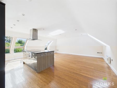 The Penthouse, 12 Stuart Court Copthorne Road, Shrewsbury, SY3 8NL - Photo 3
