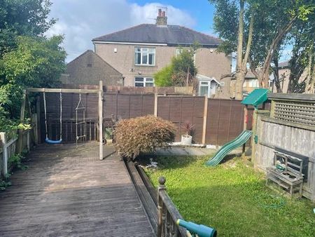 3 bedroom terraced house to rent - Photo 4