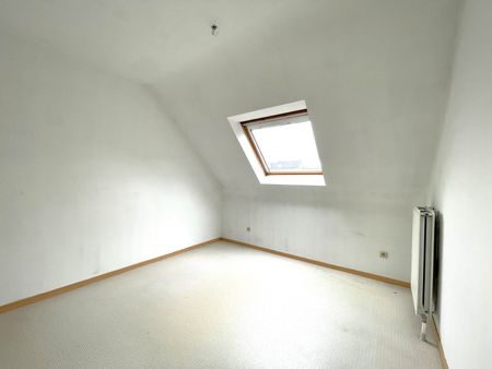 RUIM APPARTEMENT MET 2 SLPK, LIFT EN ONDERGRONDSE STAANPLAATS - Photo 2