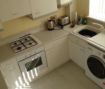 2 bedroom terraced house to rent - Photo 5