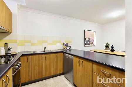 Furnished Pad in the Heart of St Kilda - Photo 4