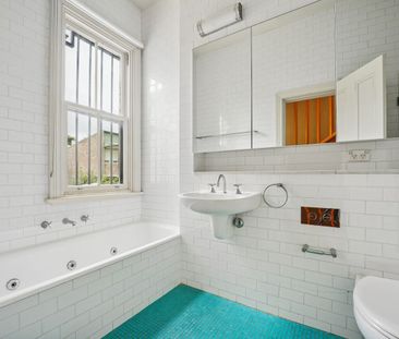 Charming Period Terrace in Woollahra: A Spacious Home with Classic ... - Photo 6