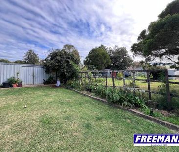 Tidy Home in Close Proximity to Kingaroy Hospital - Photo 3