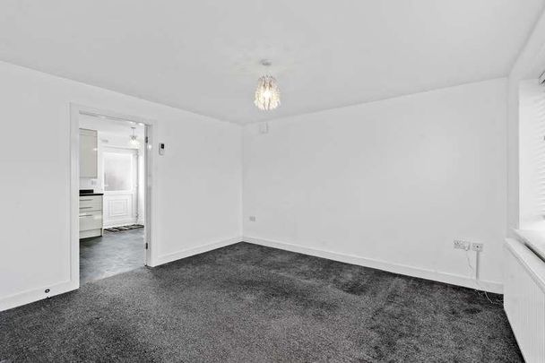 Thelwall Lane, Warrington, WA4 - Photo 1