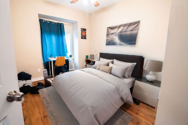 **ALL UTILITIES INCLUDED** STUDENT ROOMS FOR RENT IN ST. CATHARINES!!!! - Photo 1