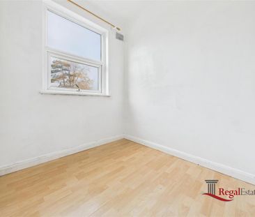 3 bedroom flat to rent - Photo 6