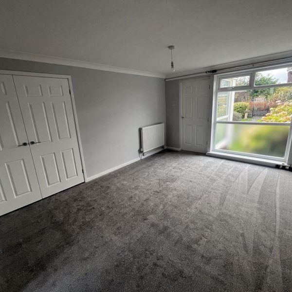 2 bedroom ground floor flat to rent - Photo 1