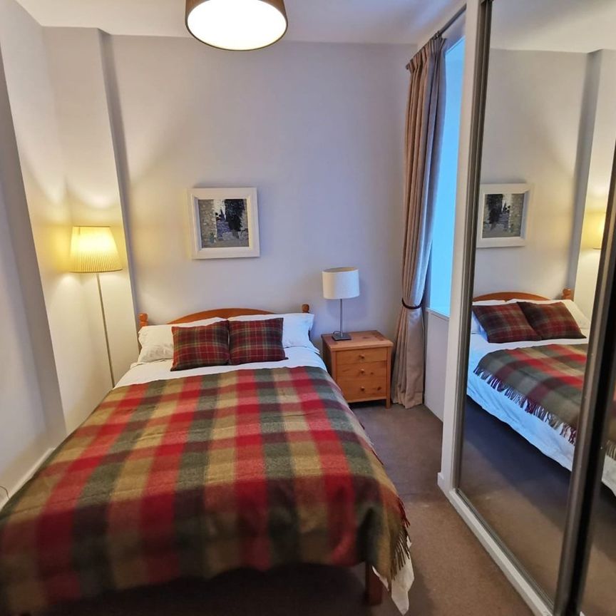 2 Bed Flat, Blackie Street, G3 - Photo 1