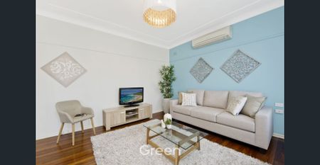 Full Brick 3-Bedroom Family Home Offering Space, Comfort & Lifestyle Convenience! - Photo 5