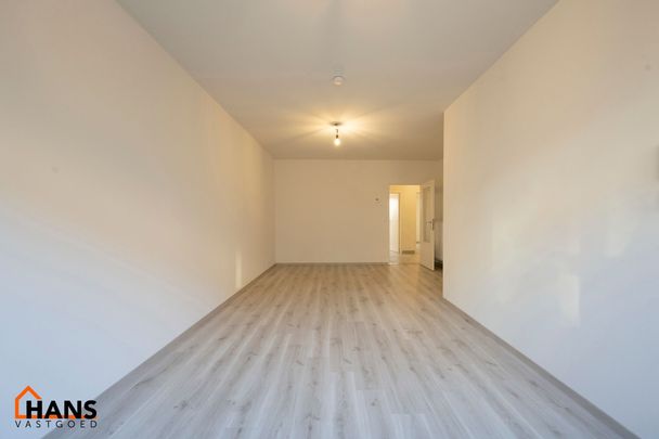 Gerenoveerd gelijkvloersappartement. - Photo 1