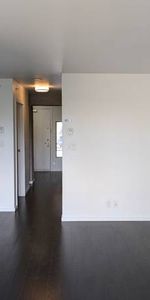 1 Bedroom Apartment + Den, 1 Bathroom, Great views of Downtown - Photo 4