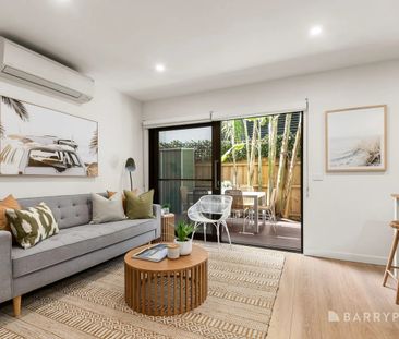 Secure, Spacious and Ground Floor with Courtyard - Photo 6