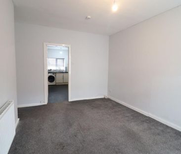 2 bedroom end of terrace house to rent - Photo 6