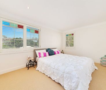 Light Filled Harbour Home - Photo 3