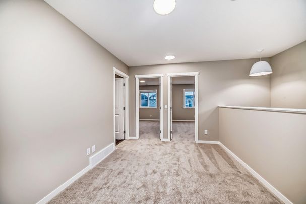 Alberta, 1072 Mahogany Blvd SE, T3M 3T6, Calgary - Photo 1