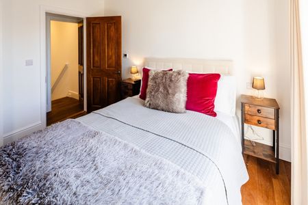 2 Bed Flat, Blatchington Road, BN3 - Photo 3