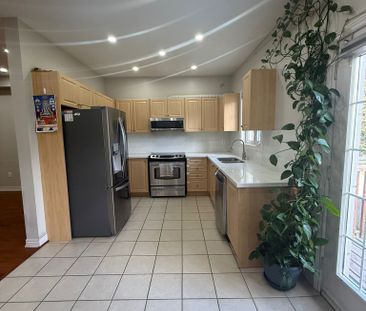 For Lease - 9 Joseph Street, Brampton, Ontario - Photo 3