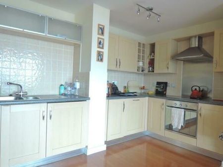 2 bedroom flat to rent - Photo 3
