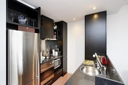 Great Value One Bedroom Plus Study - Photo 3