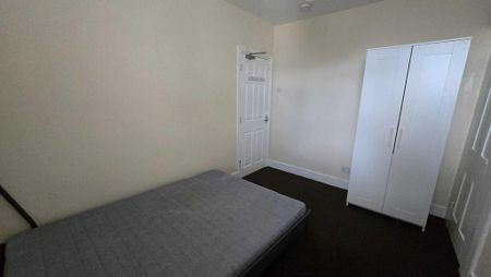 1 bedroom house of multiple occupation to rent - Photo 4