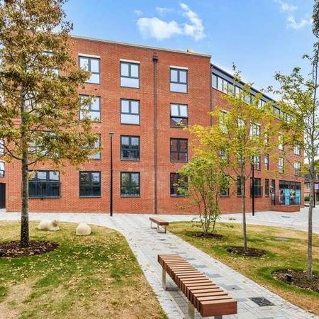 Newbury, Berkshire, RG14 - Photo 3