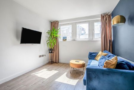 1 Bed Flat, Fulham Road, SW10 - Photo 2