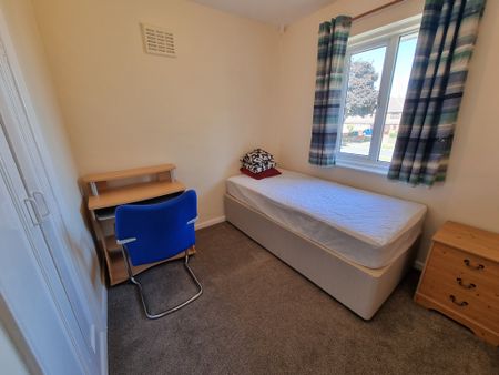 4 Bed Student Accommodation - Photo 3