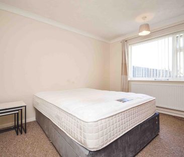 2 bedroom semi-detached bungalow to rent - Photo 4