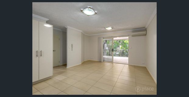 Ground Floor 2 Bedroom Unit - Photo 1