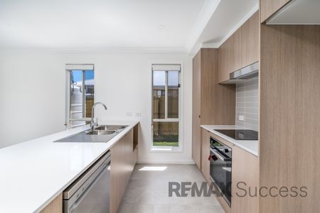 40 Whitewood Way, Cotswold Hills QLD 4350 - House For Rent | Domain - Photo 4