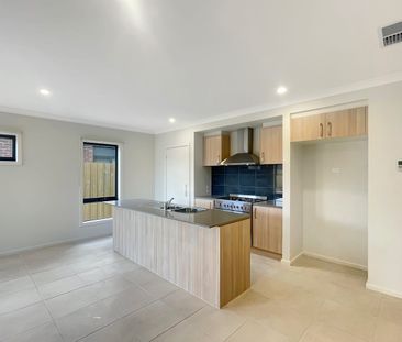 🏡 4-Bedroom House in Wallan - Photo 3