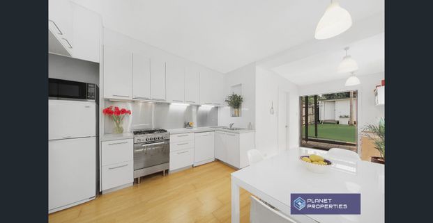 Great Location & Pretty Cottage. Inspect: Sat 15th Nov at 2.00-2.20pm - Photo 1