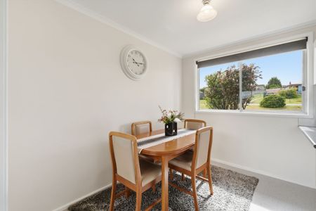 Immaculate 3 Bedroom Home - Photo 3