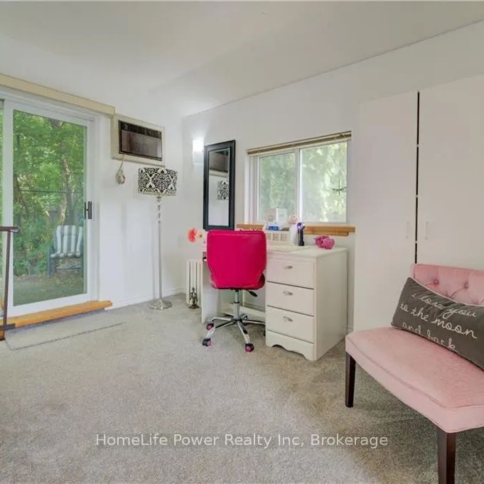 110 SURREY STREET E - Photo 1