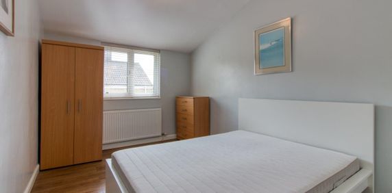 Abingdon Close - Photo 2