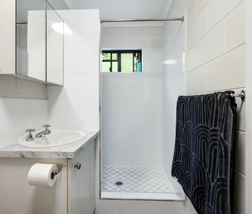 SPACIUOS AND CONVENIENT LIVING IN EDGE HILL!!!! - Photo 4