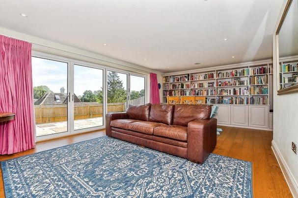 4 bedroom detached house to rent - Photo 1