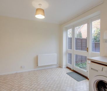 2 bedroom semi-detached house to rent - Photo 5