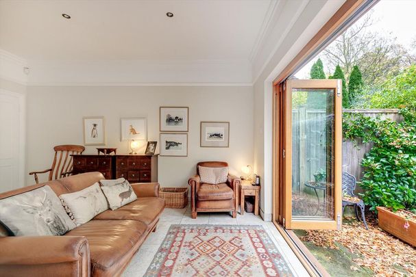 4 bedroom terraced house to rent - Photo 1